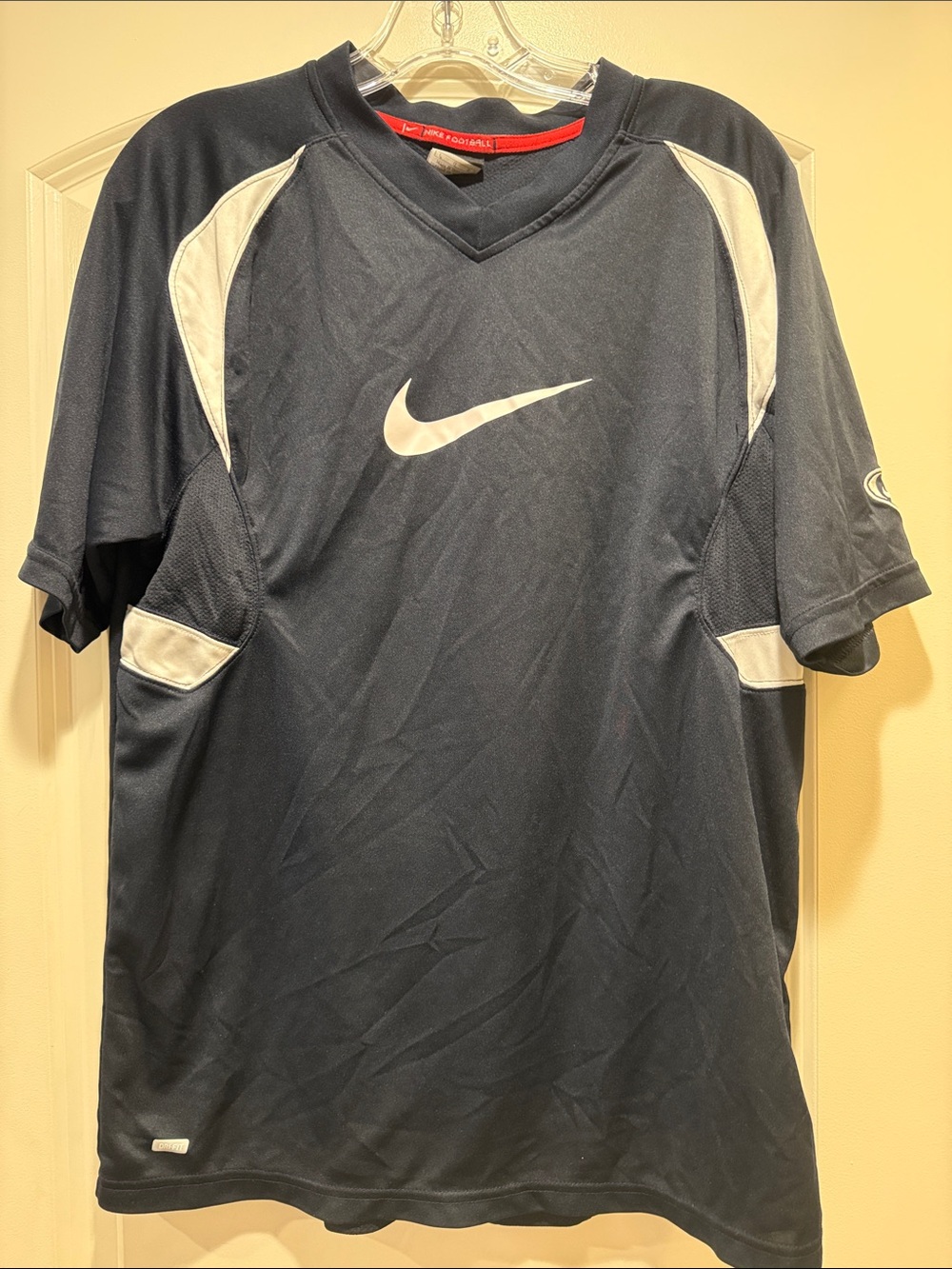 Nike Men's Dark Blue Athletic Short-Sleeve Jersey with White Accents